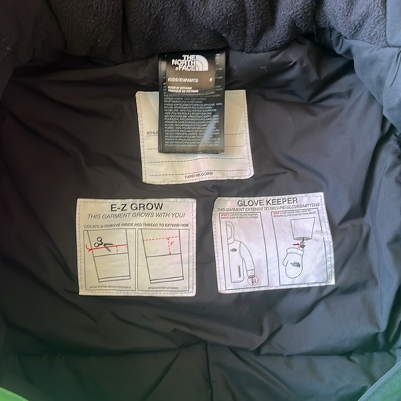 The North Face Kids' Freedom Waterproof Snowsuit in Chlorophyll Green Kids’ 6 - Picture 5 of 5